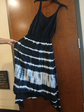 NWOT/ KIOZLYNE tye dye maxi dress